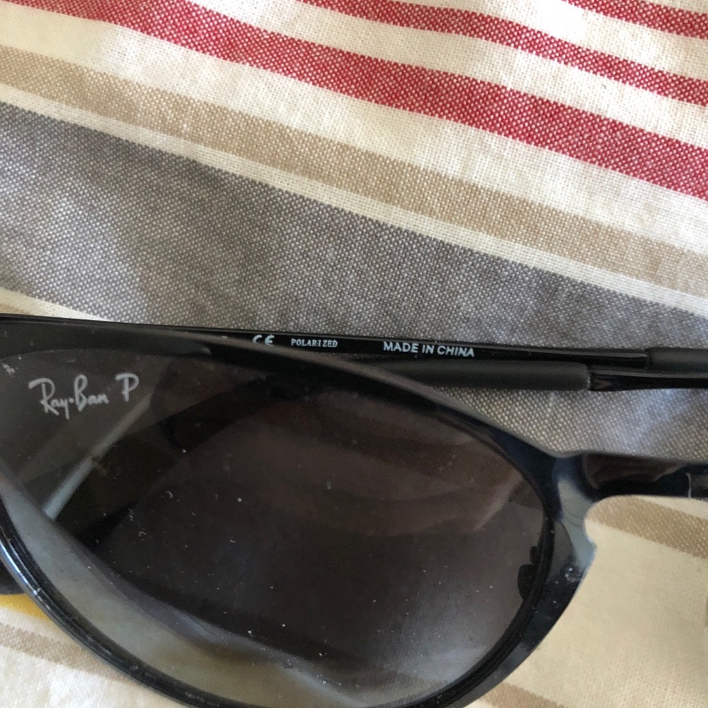 Authentic polarized ray bans - Picture 2 of 3
